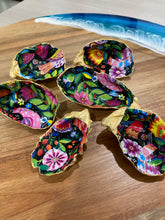 Load image into Gallery viewer, Decorative Hand Made Oyster Shells