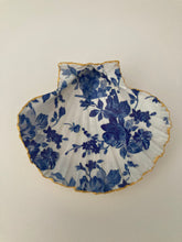 Load image into Gallery viewer, Hand Painted Scallop Shells