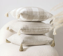 Load image into Gallery viewer, Cream Tasseled Cushion Cover
